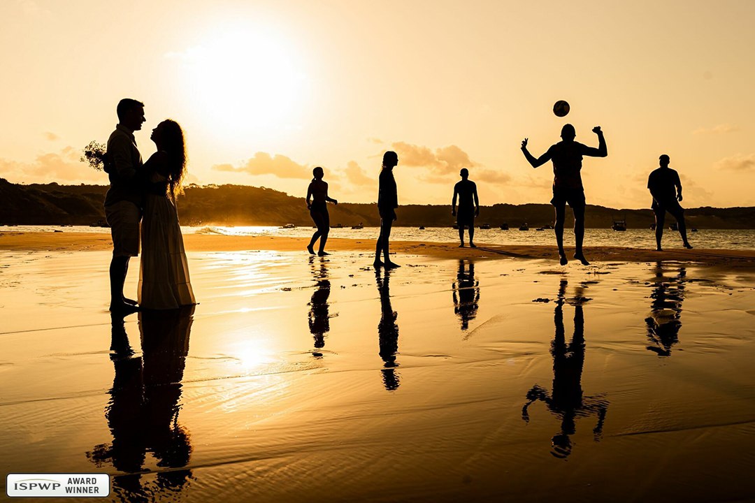 Wedding Photography Contest Winner - 1st Place: Engagement Portraits - Wellington Fugisse - Fotografia Criativa