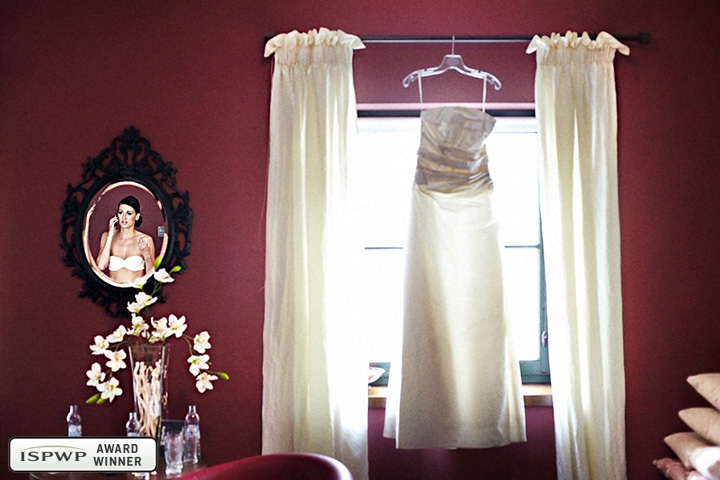 Wedding Photography Contest Winner - 1st Place: GETTING READY - Monika + Konrad Wasylewski - Glamour & Documentary