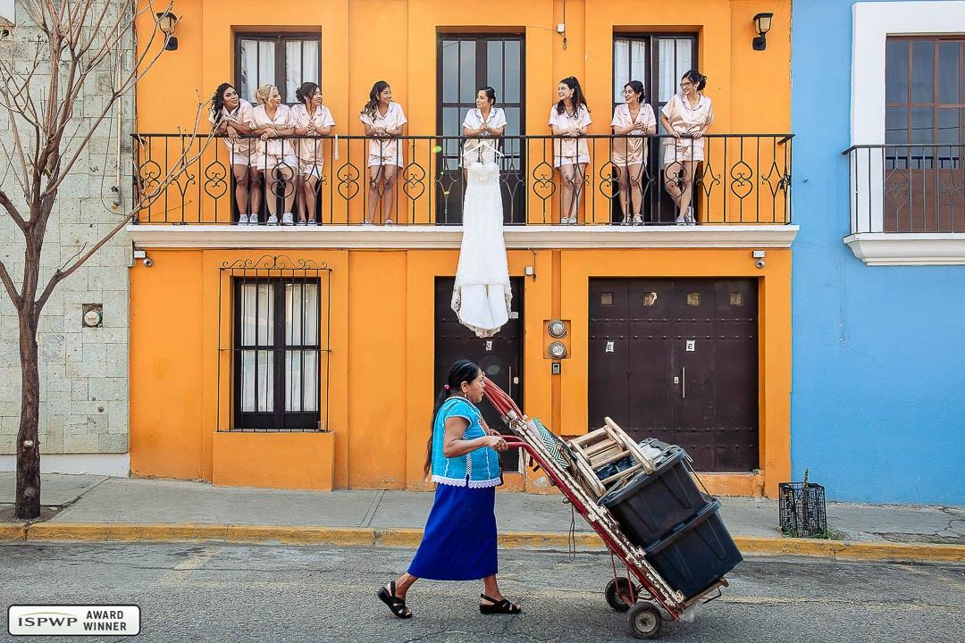 Wedding Photography Contest Winner - 1st Place: Getting Ready - Alejandro Souza Photographer