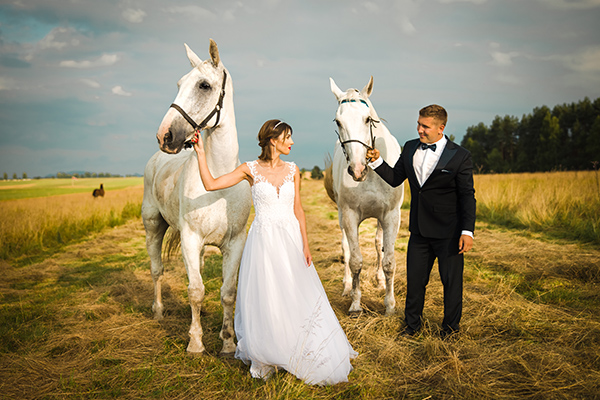 Best wedding photographers in Poland: FabrykaMarzen